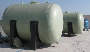 鄭州供應(yīng)玻璃鋼機(jī)械纏繞臥式儲(chǔ)罐 玻璃鋼儲(chǔ)罐f0375fj_化工原料欄目